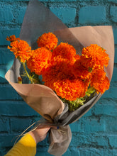Load image into Gallery viewer, Cempasúchil Flower Bundle for Día de los Muertos