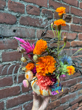 Load image into Gallery viewer, Autumnal Mini Pumpkin Arrangement Workshops @ Benny Boy Brewing Applefest 2025